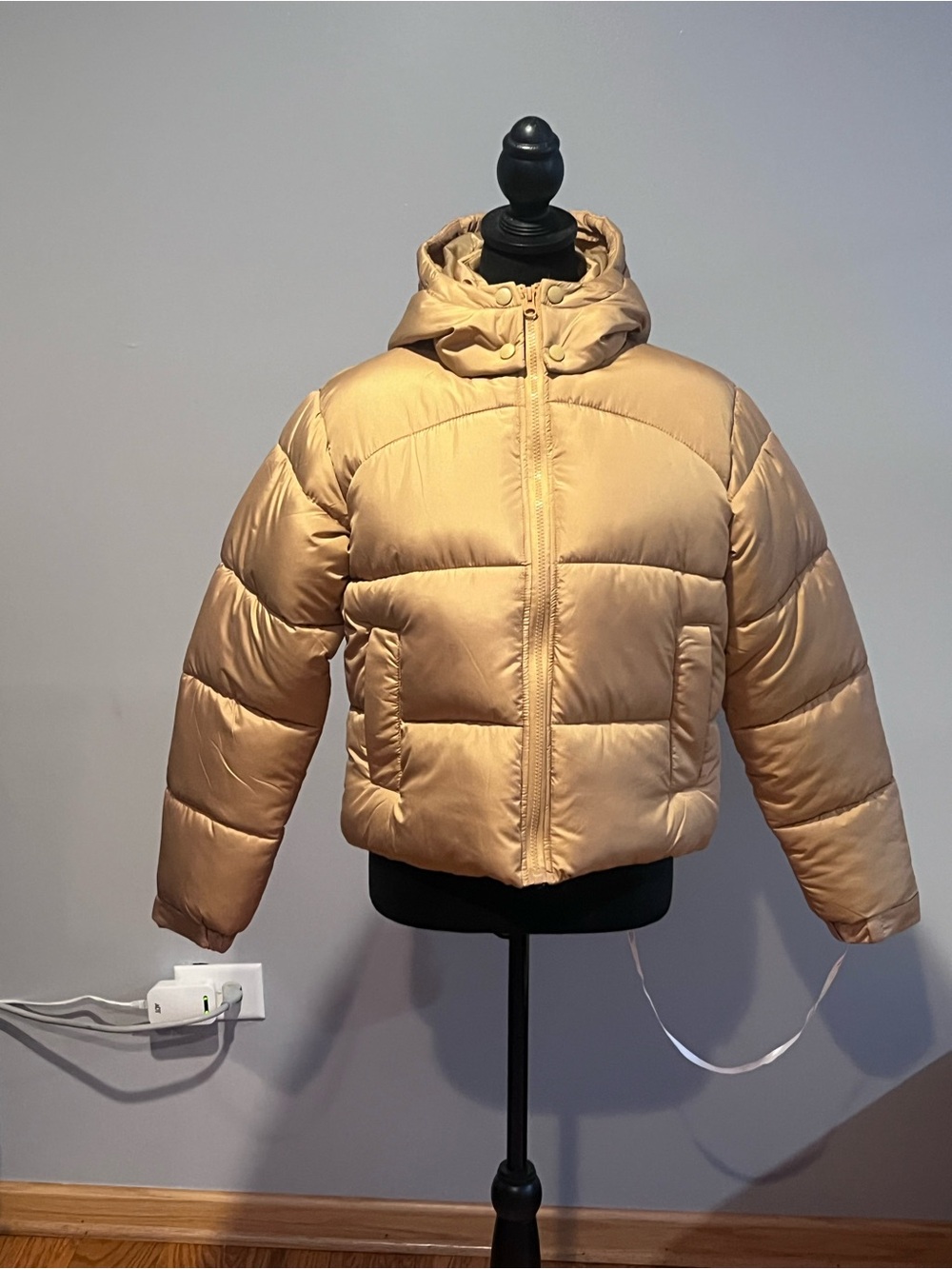 Misguided.Cropped Puffer Jacket with Hood - Tan